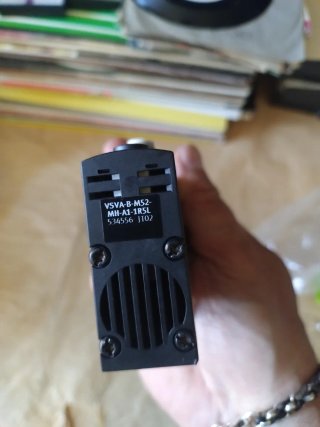 3x Elettrovalvole FESTO 534556 VSVA-B-M52-MH-A1-1R
