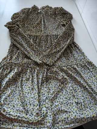 Vestido floral blanco y verde