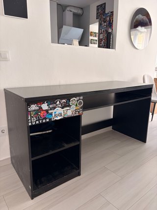 Mesa escritorio madera con cajonera