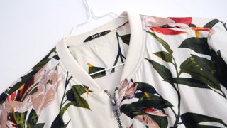 Chaqueta bomber floral ONLY T36