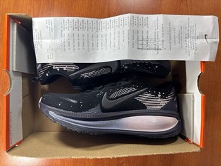 Nike Vomero 18 Edición Especial Negro/Plata