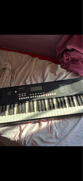 Teclado Roland E-X10 + Cable y Atril