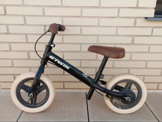 Bicicleta Btwin sin pedales con freno