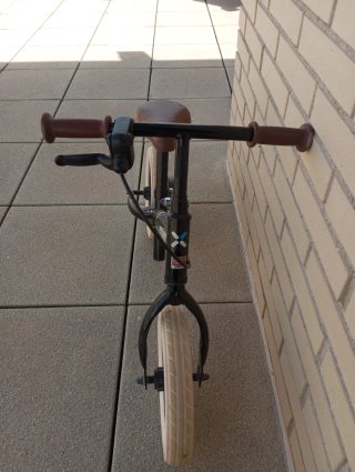 Bicicleta Btwin sin pedales con freno