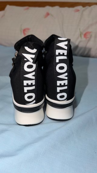Zapatos deportivos negros con cremallera
