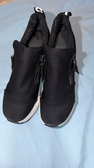Zapatos deportivos negros con cremallera