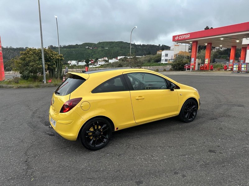 Opel Corsa 2012 - foto 1