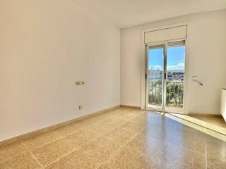 Oportunidad! Piso amplio y muy luminoso de 84 m²