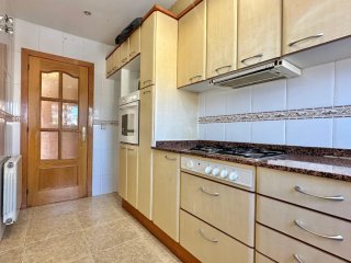 Oportunidad! Piso amplio y muy luminoso de 84 m²