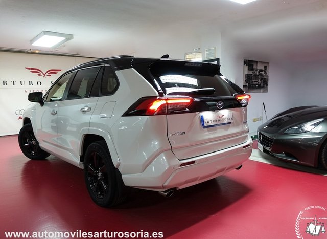 Toyota Rav4 2.5l 220H Luxury 4WD