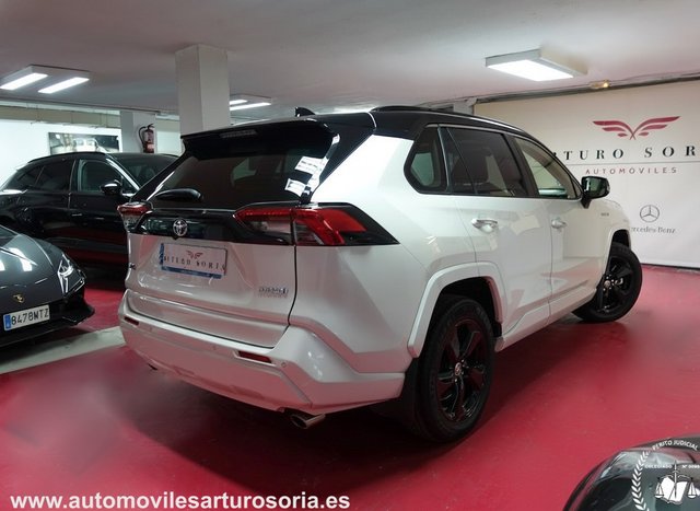 Toyota Rav4 2.5l 220H Luxury 4WD