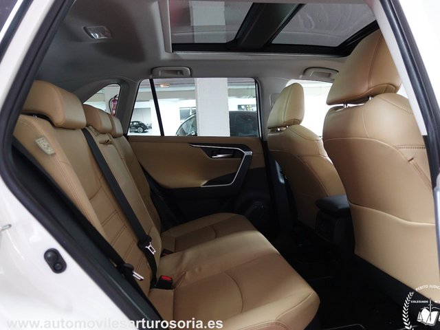 Toyota Rav4 2.5l 220H Luxury 4WD