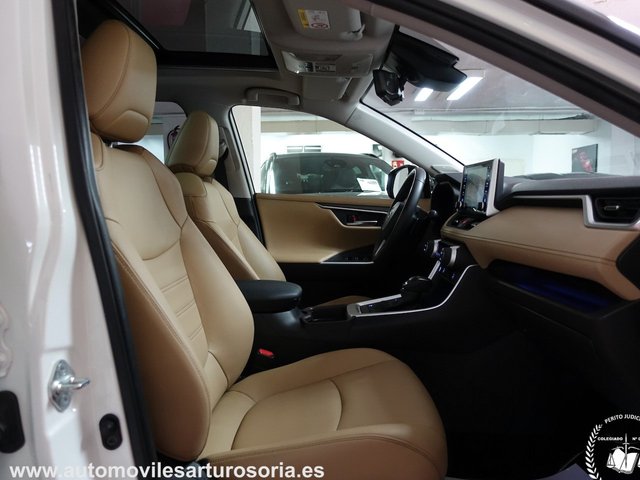 Toyota Rav4 2.5l 220H Luxury 4WD