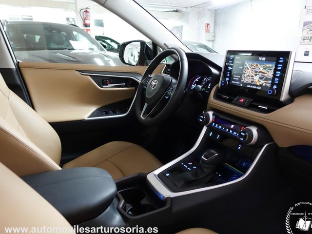 Toyota Rav4 2.5l 220H Luxury 4WD