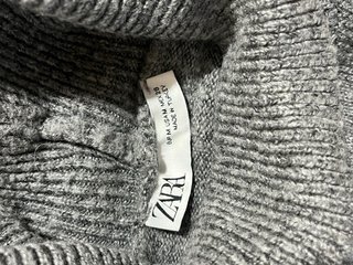 Jersey Zara cuello vuelto gris Talla M