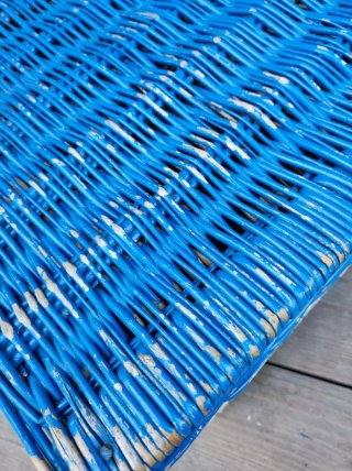 Baúl mimbre azul y blanco