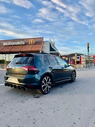 Volkswagen Golf GTI