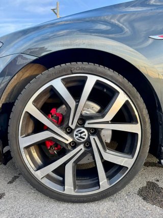 Volkswagen Golf GTI