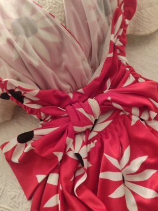 Vestido rojo con margaritas, cocktail y bodas