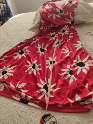 Vestido rojo con margaritas, cocktail y bodas