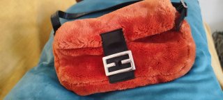 Borsa simil fendi  baguette arancione e nera