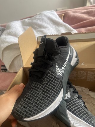 Zapatos Nike Metcon Negros y Blancos
