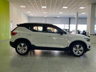 Volvo XC40 Momentum Pro 4x4 B4 2.0G 197CV Auto MHE