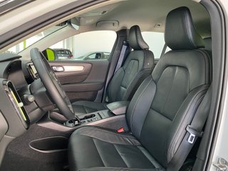 Volvo XC40 Momentum Pro 4x4 B4 2.0G 197CV Auto MHE