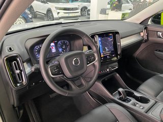 Volvo XC40 Momentum Pro 4x4 B4 2.0G 197CV Auto MHE