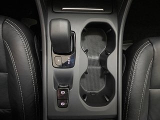 Volvo XC40 Momentum Pro 4x4 B4 2.0G 197CV Auto MHE