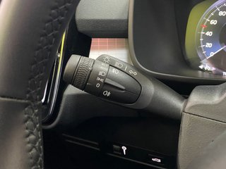 Volvo XC40 Momentum Pro 4x4 B4 2.0G 197CV Auto MHE
