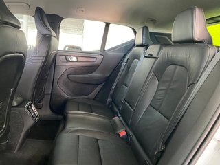 Volvo XC40 Momentum Pro 4x4 B4 2.0G 197CV Auto MHE
