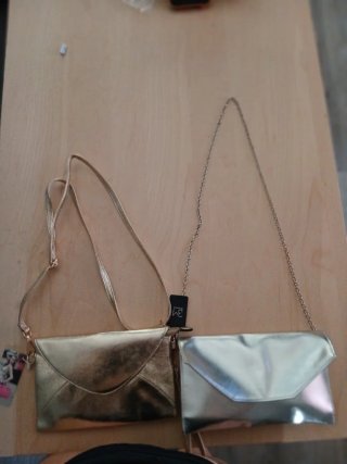 Bolsos de fiesta dorados y plateados