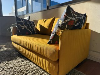 Sofá Ikea Amarillo Tela y Madera FRIDHULT