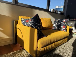 Sofá Ikea Amarillo Tela y Madera FRIDHULT