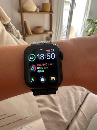 Apple Watch SE 3 40mm + Milanese Loop Correa negra