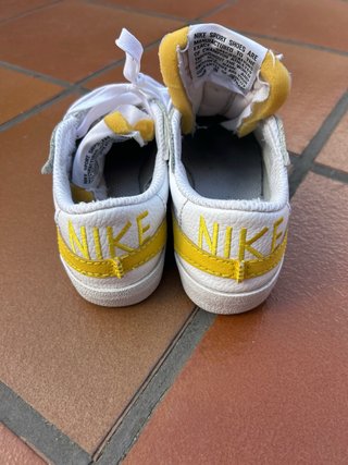Zapatillas Nike Blancas y Amarillas
