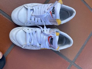 Zapatillas Nike Blancas y Amarillas