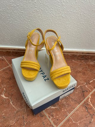 Zapatos Marypaz tacón plataforma amarillo talla 37