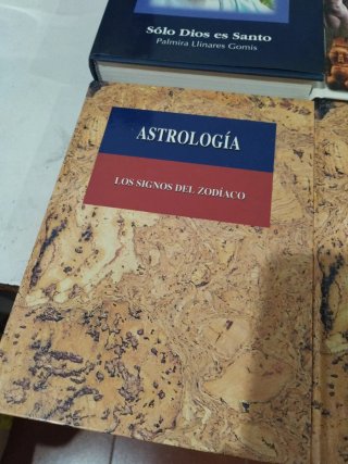 Lote Libros Astrología-Quiromancia-Biblicos,