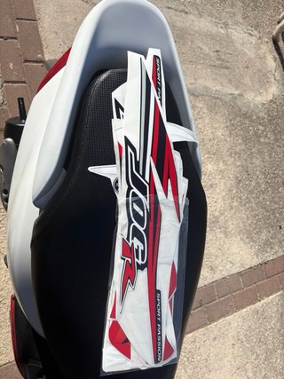 Yamaha Jog R Scooter Automática Roja y Blanca