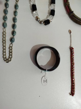 Lote Collares, Pulseras y Reloj
