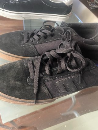 Zapatillas Vans Skate Negras y Blancas