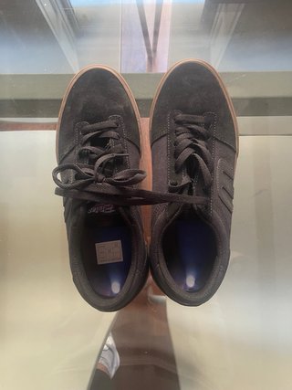 Zapatillas Vans Skate Negras y Blancas