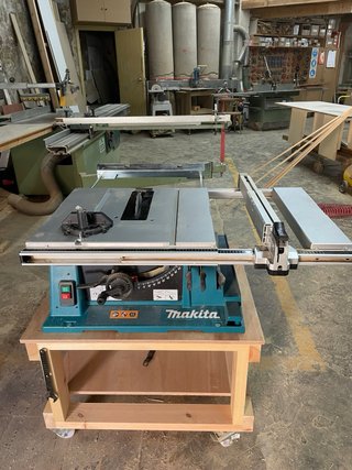 Makita Sierra de Mesa 2704N 260mm 1650W