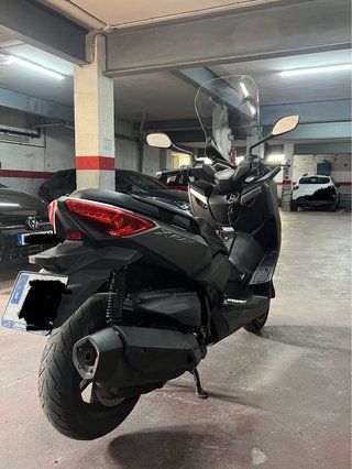 Yamaha XMAX 400