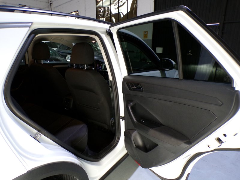 Volkswagen T-Roc 2025, foto 16