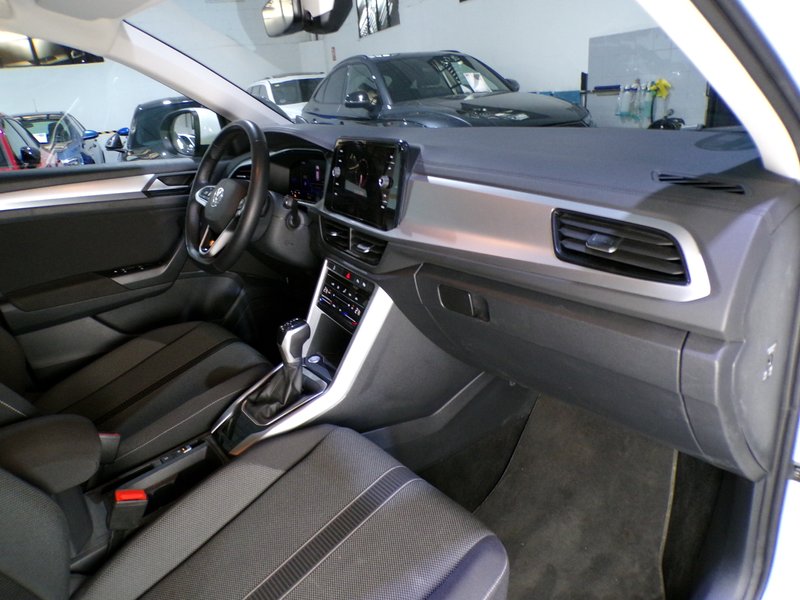 Volkswagen T-Roc 2025, foto 18
