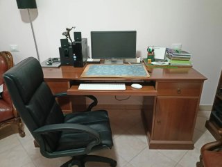 Scrivania ufficio legno + sedia pelle