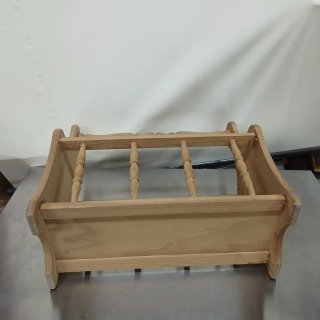 Revistero de madera rústico